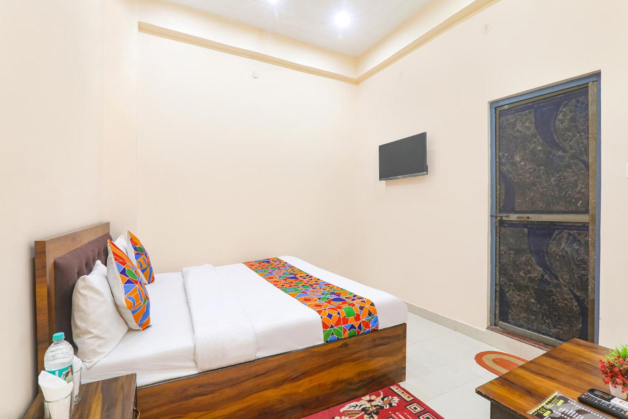 Fabhotel Rk Palace Ayodhya Zewnętrze zdjęcie