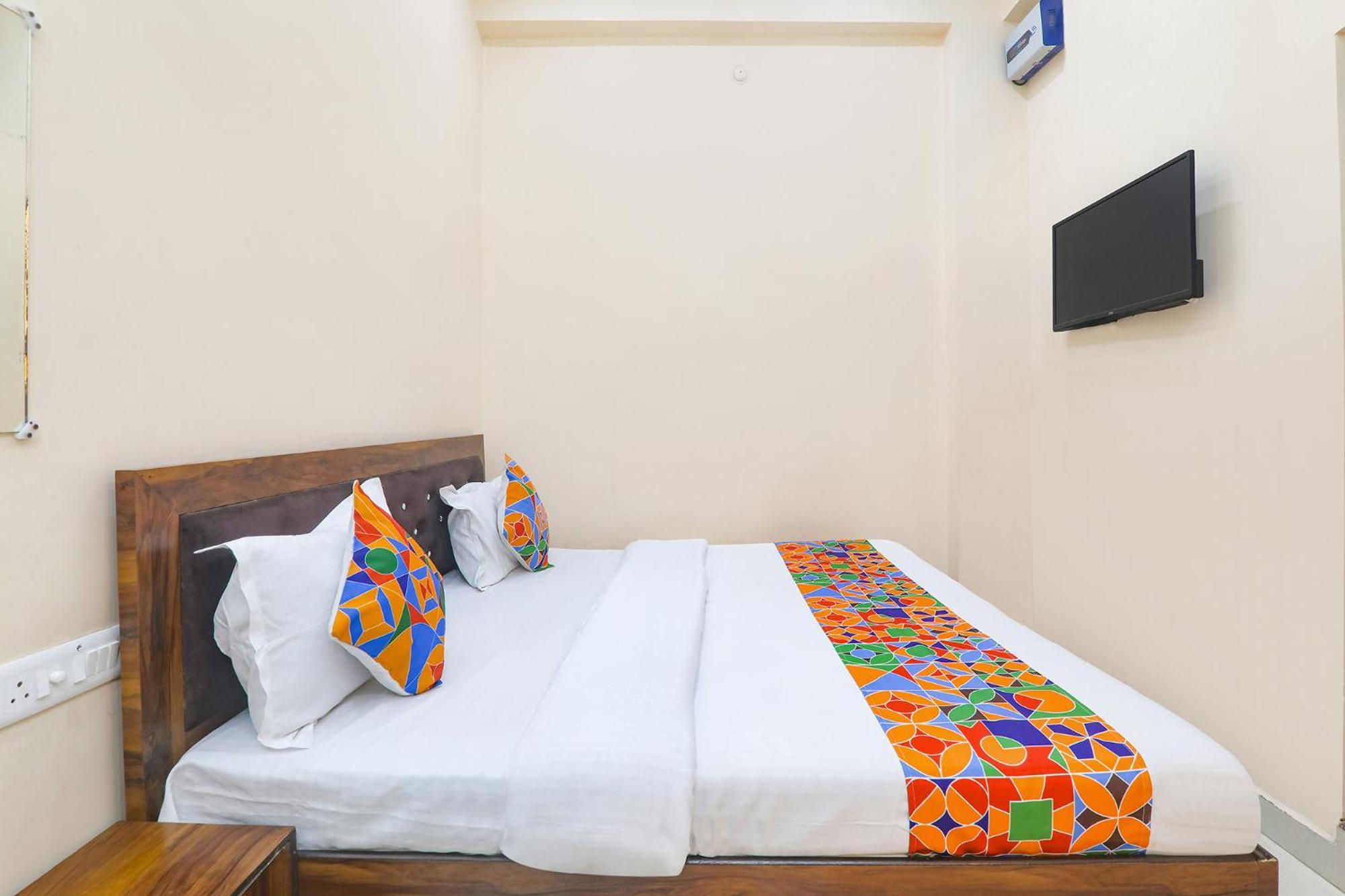 Fabhotel Rk Palace Ayodhya Zewnętrze zdjęcie