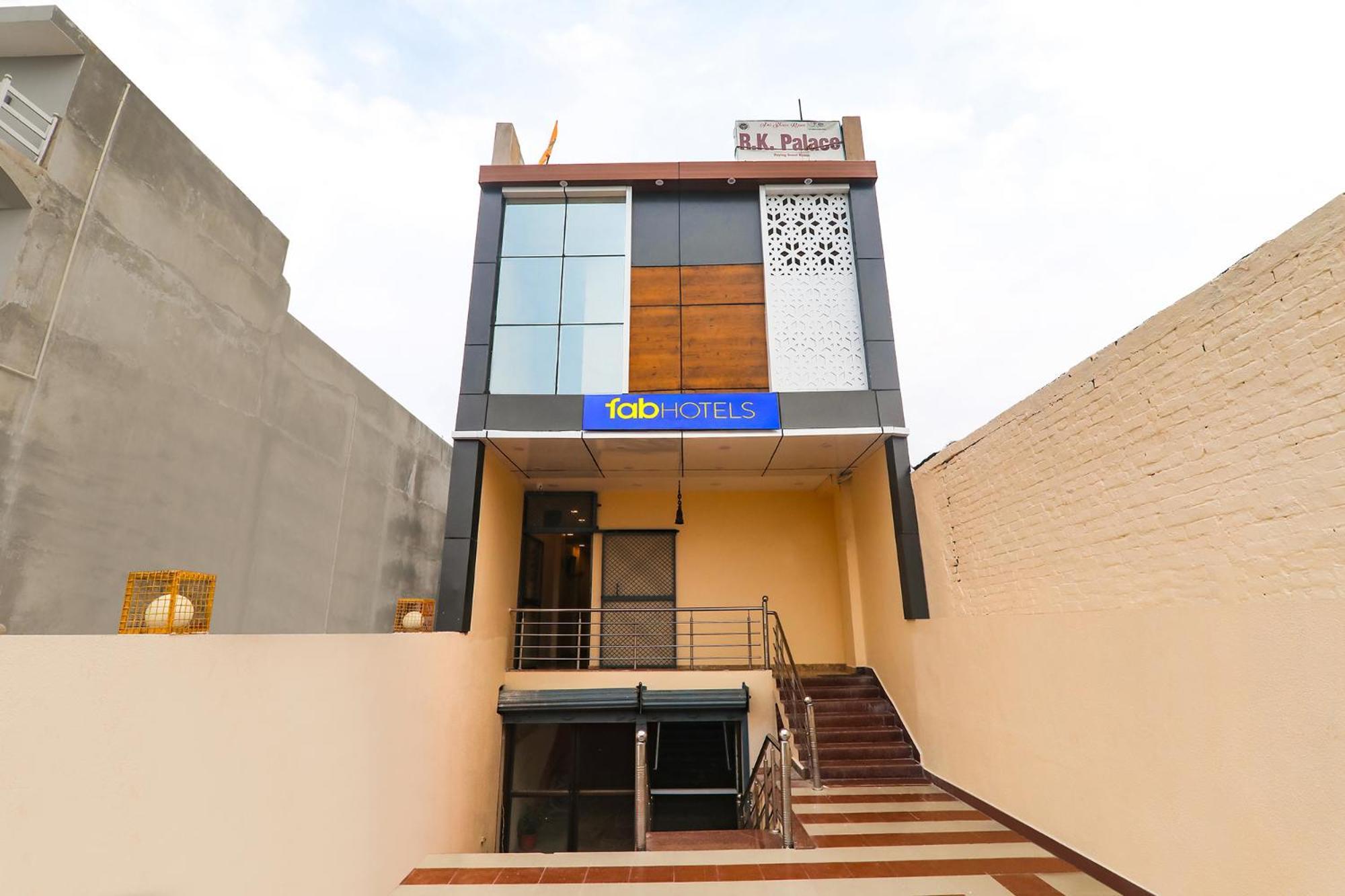 Fabhotel Rk Palace Ayodhya Zewnętrze zdjęcie