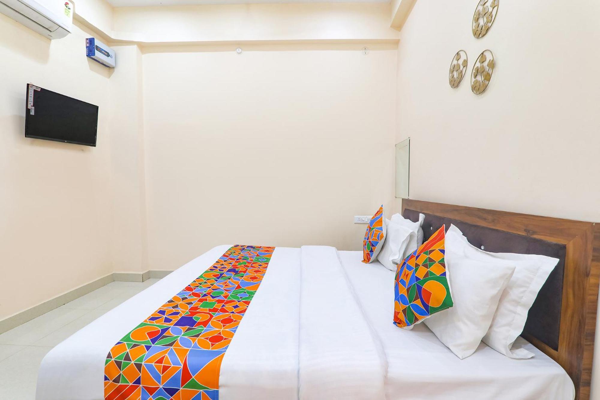 Fabhotel Rk Palace Ayodhya Zewnętrze zdjęcie