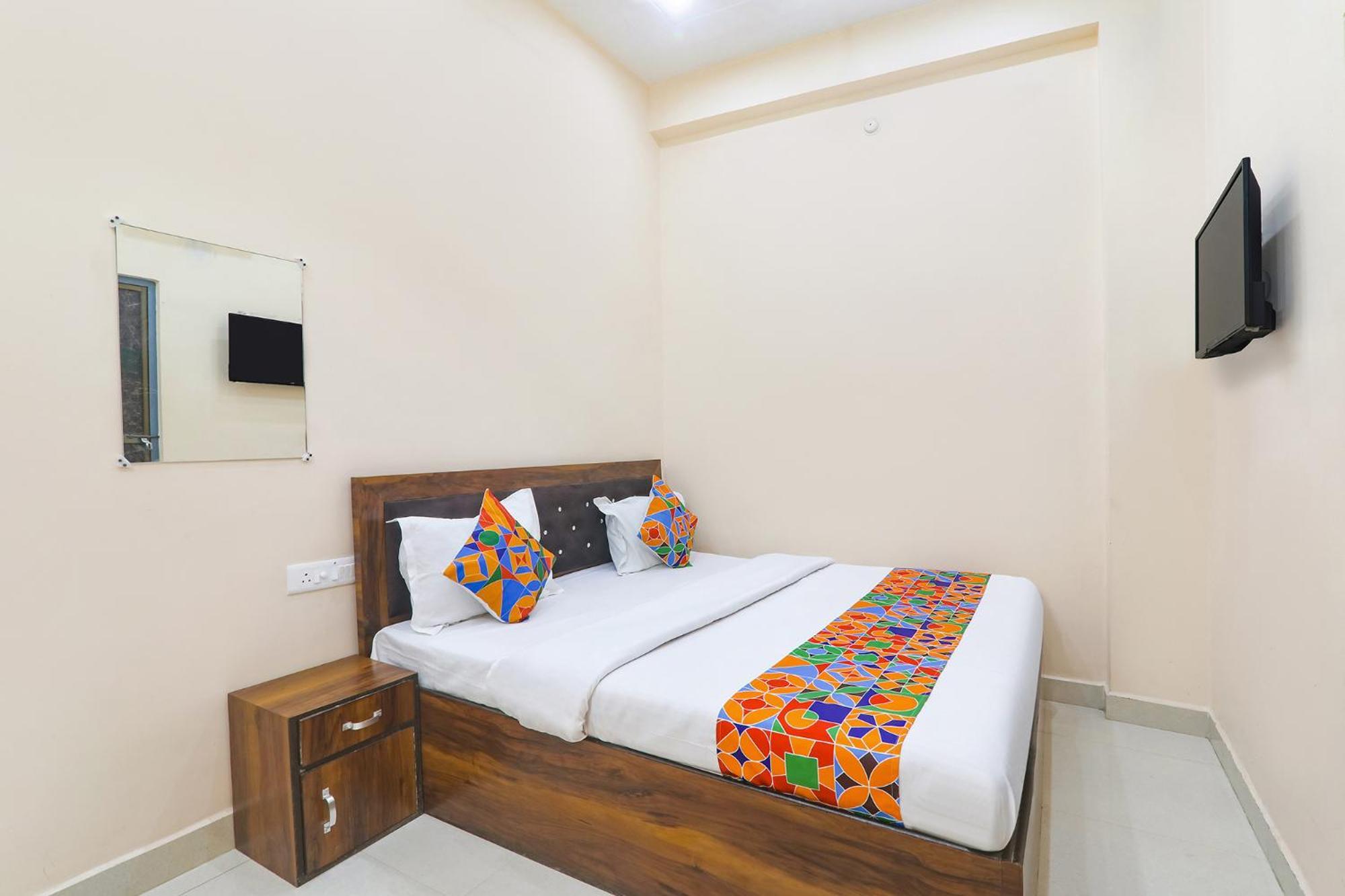 Fabhotel Rk Palace Ayodhya Zewnętrze zdjęcie