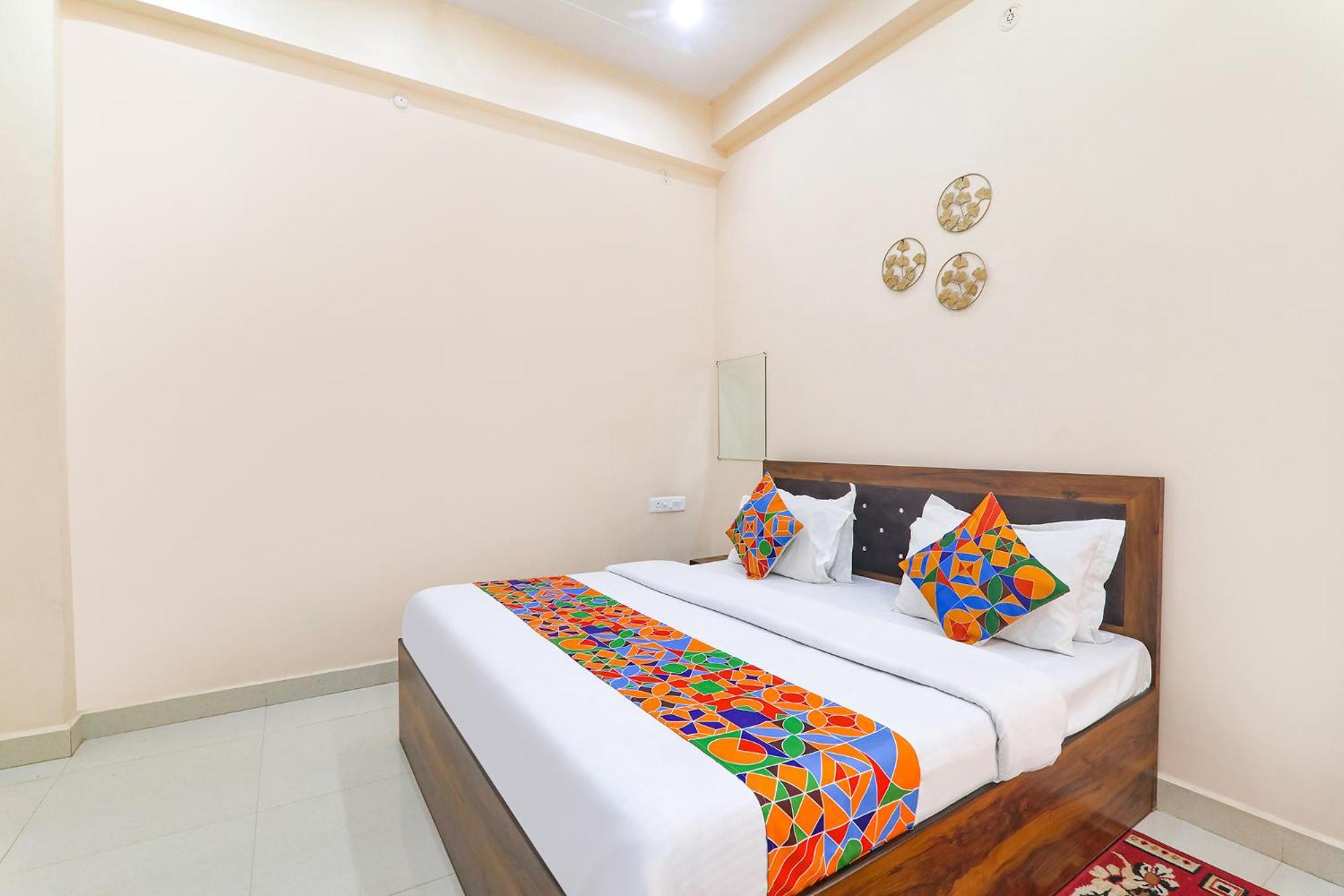 Fabhotel Rk Palace Ayodhya Zewnętrze zdjęcie