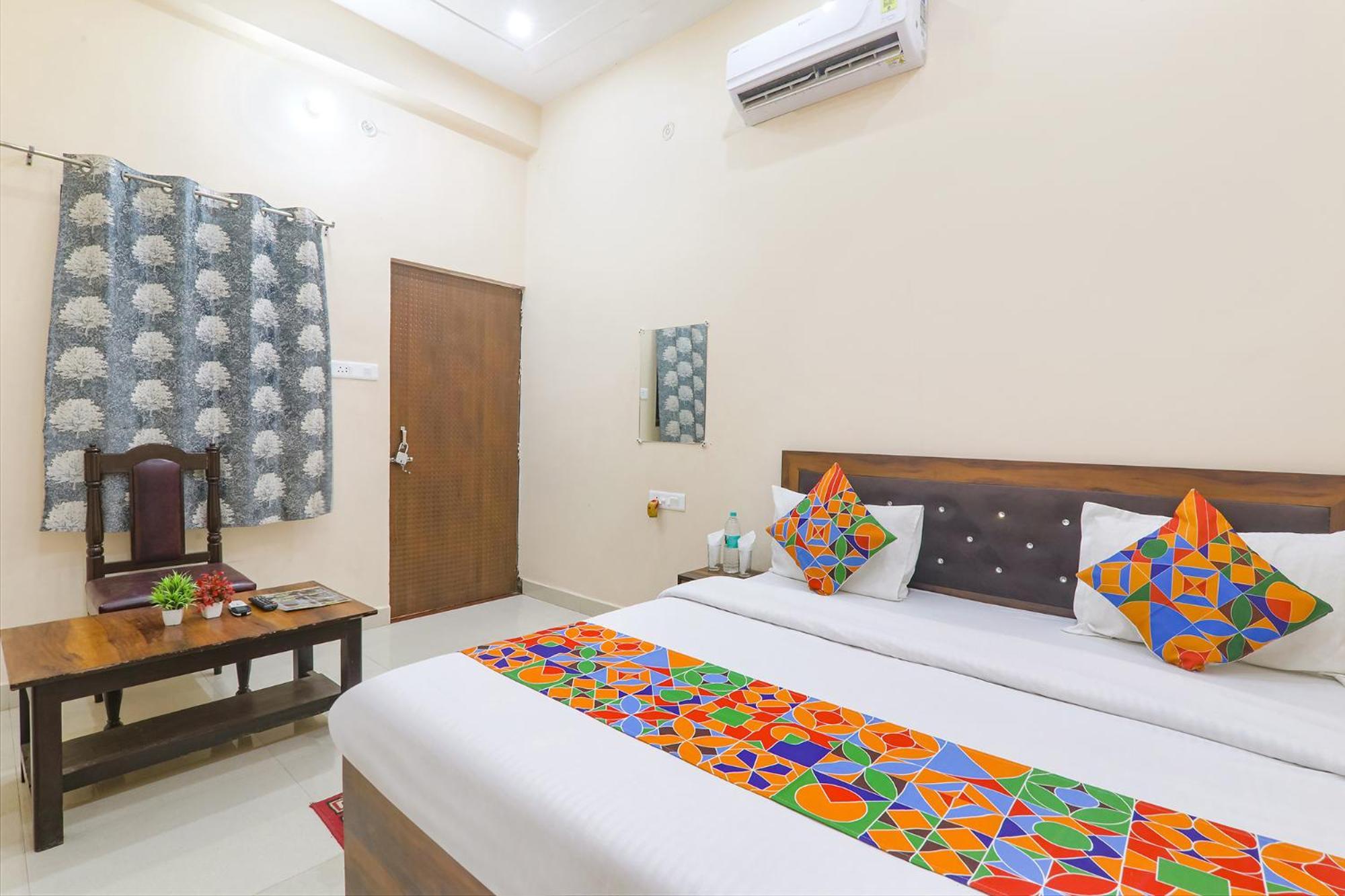 Fabhotel Rk Palace Ayodhya Zewnętrze zdjęcie