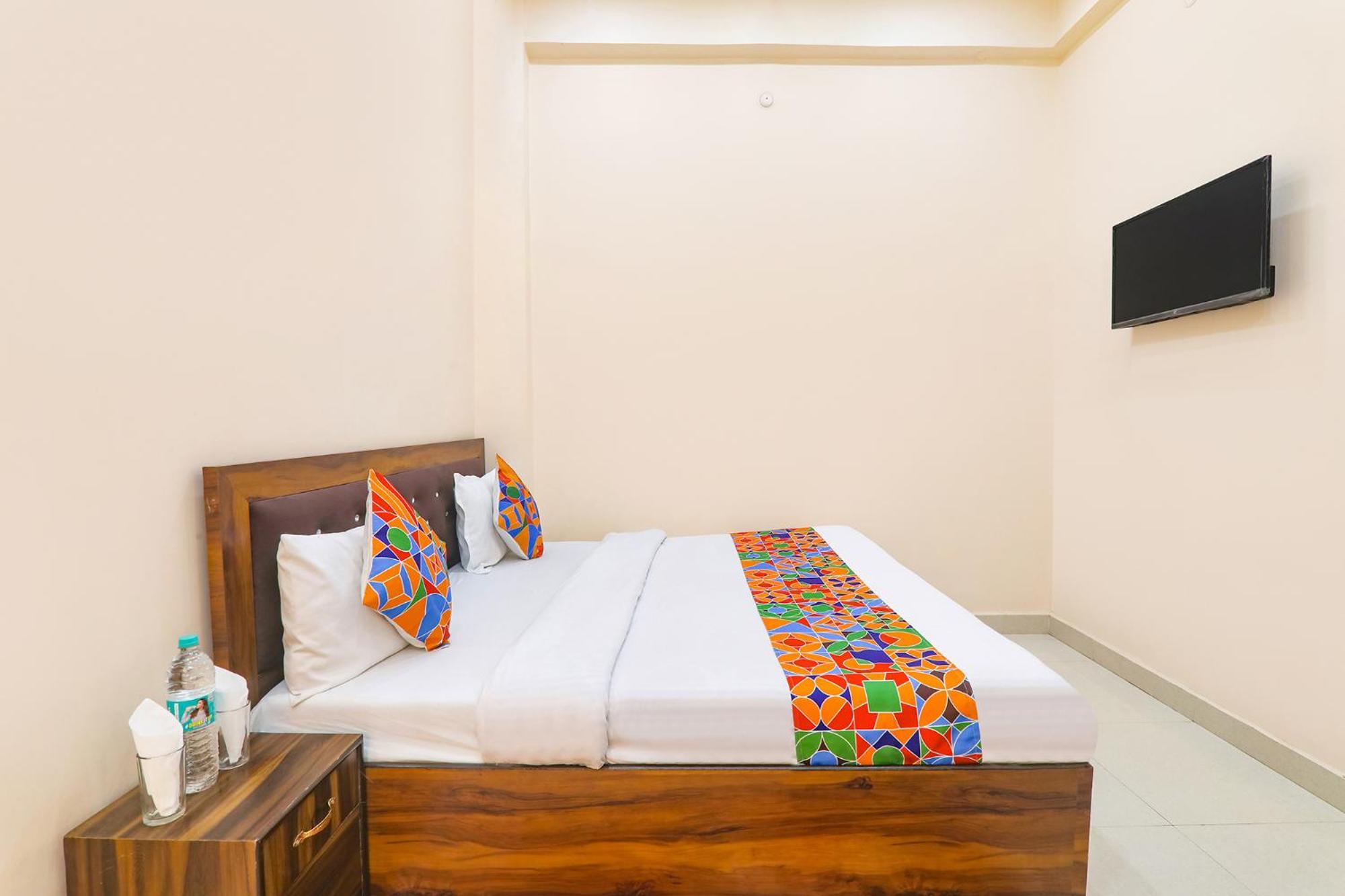 Fabhotel Rk Palace Ayodhya Zewnętrze zdjęcie
